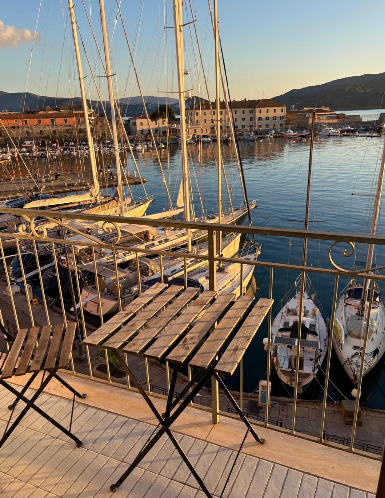 Appartement Monolocale La Darsena à Portoferraio Extérieur photo